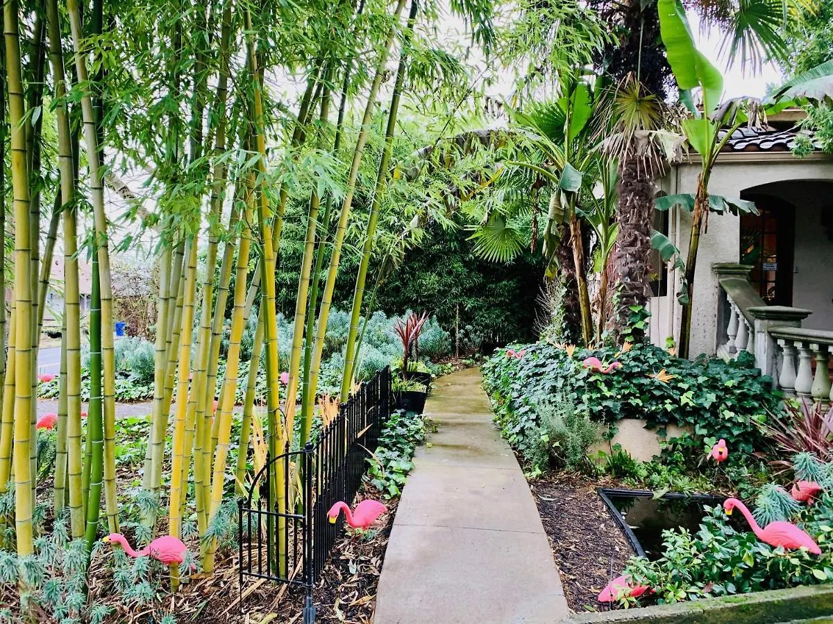 The Guest House Tropical Villa Hi Portland United States
