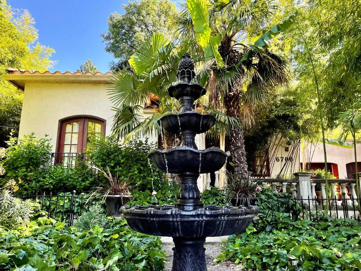 The Guest House Tropical Villa Hi location